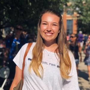 Meet your Posher, Steph